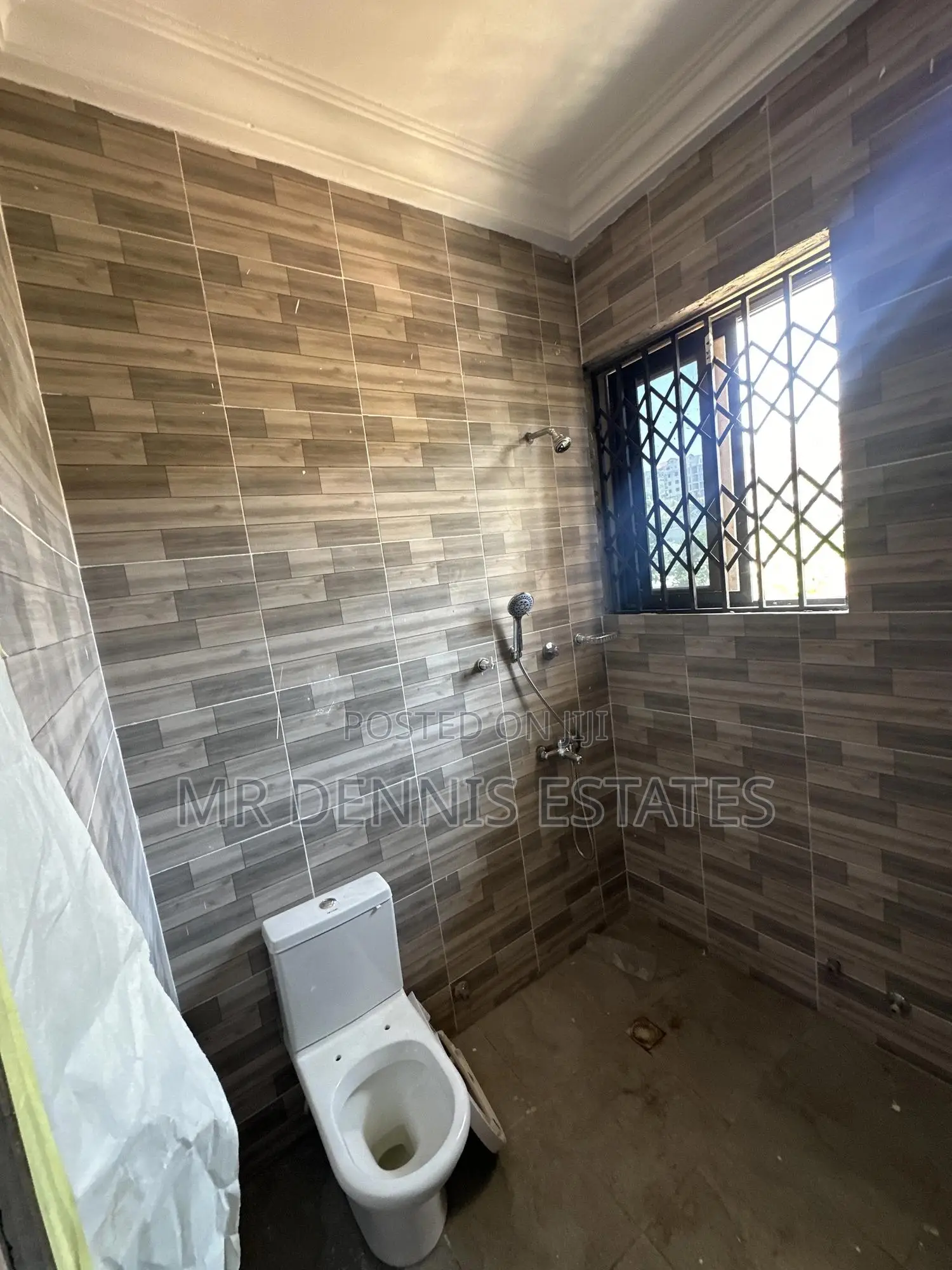 1bdrm Room & Parlour in Weija Apartments for rent