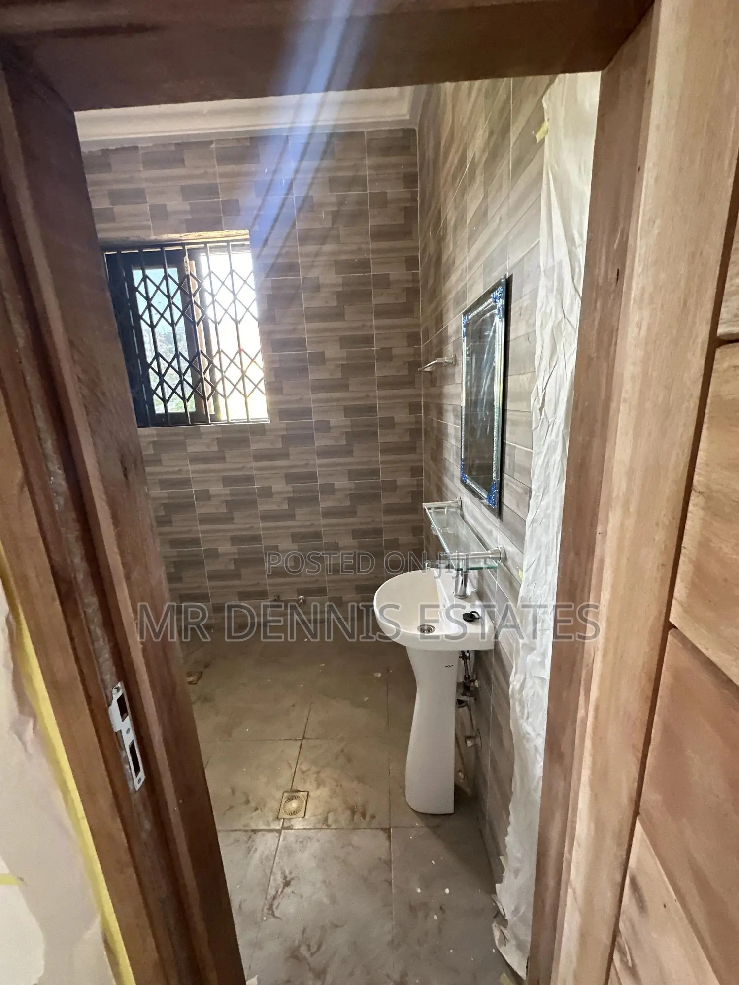 1bdrm Room & Parlour in Weija Apartments for rent