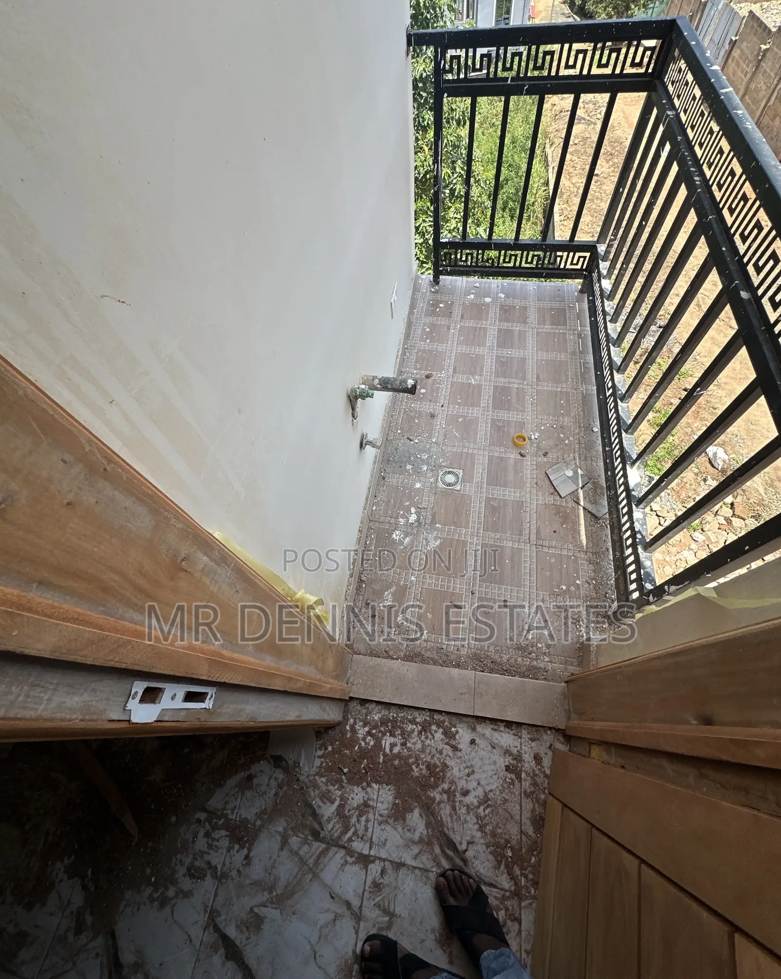 1bdrm Room & Parlour in Weija Apartments for rent