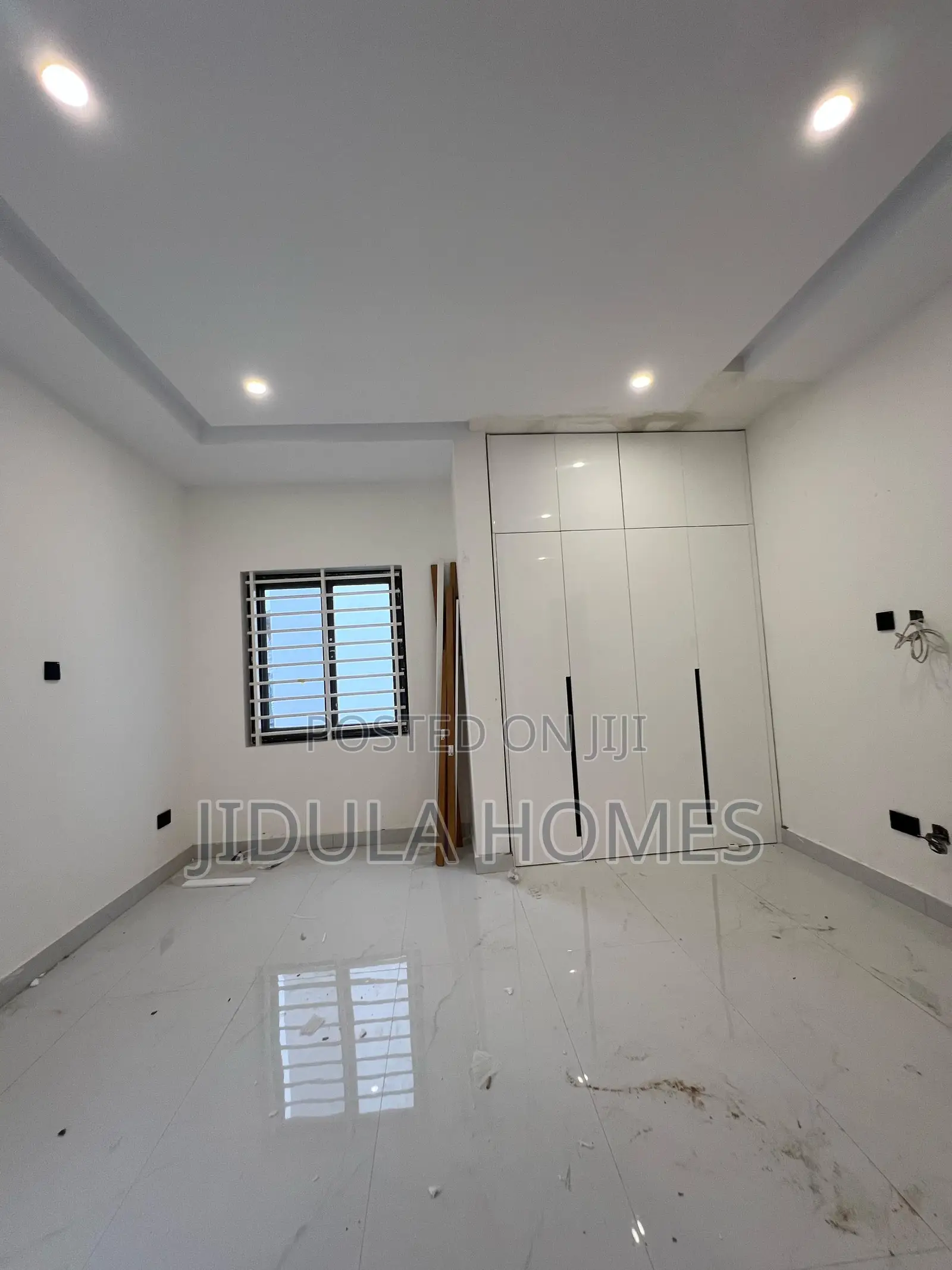 6bdrm Block of Flats in East Legon for sale