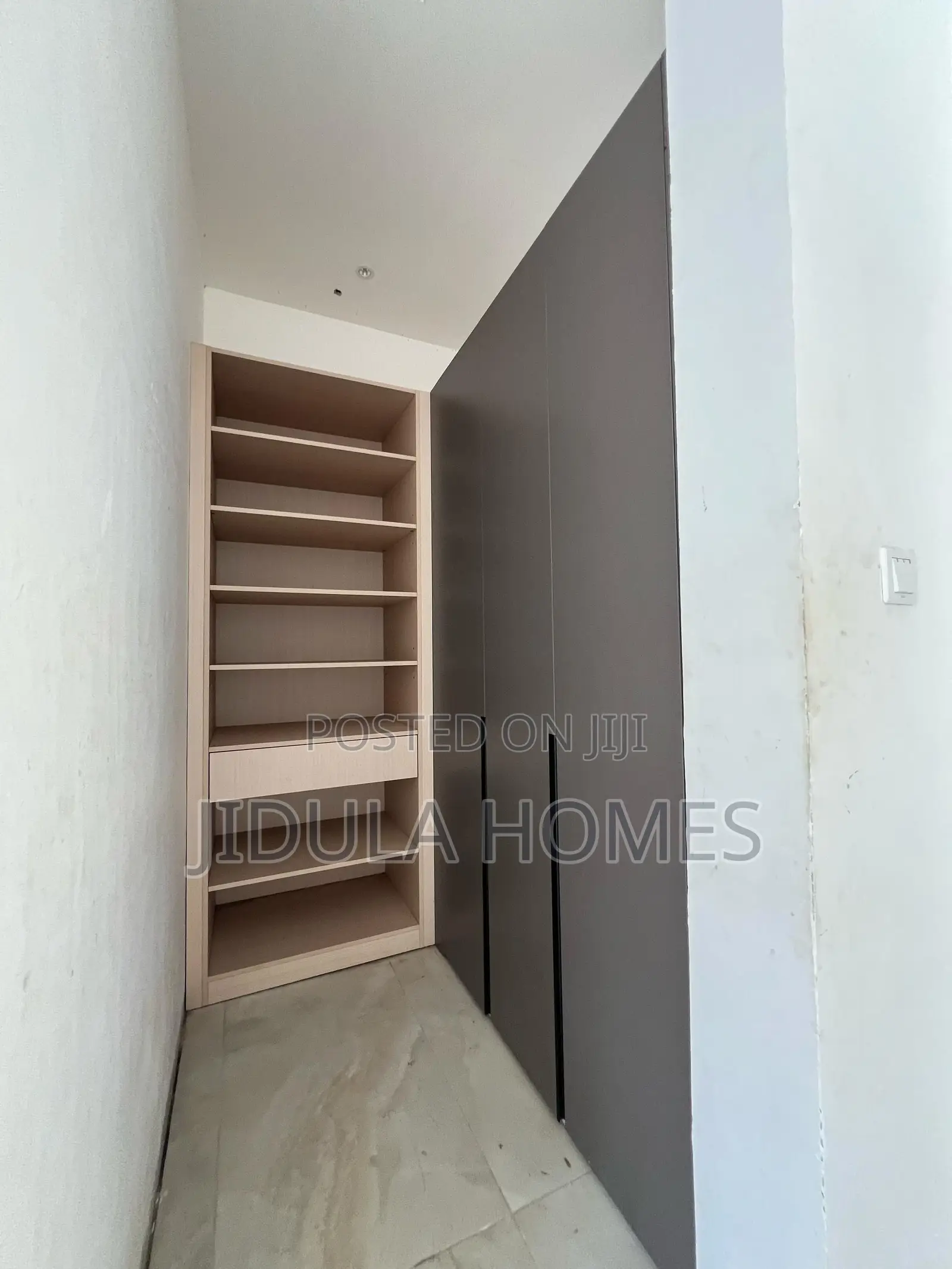 5bdrm Duplex in Agiriganor, East Legon for sale