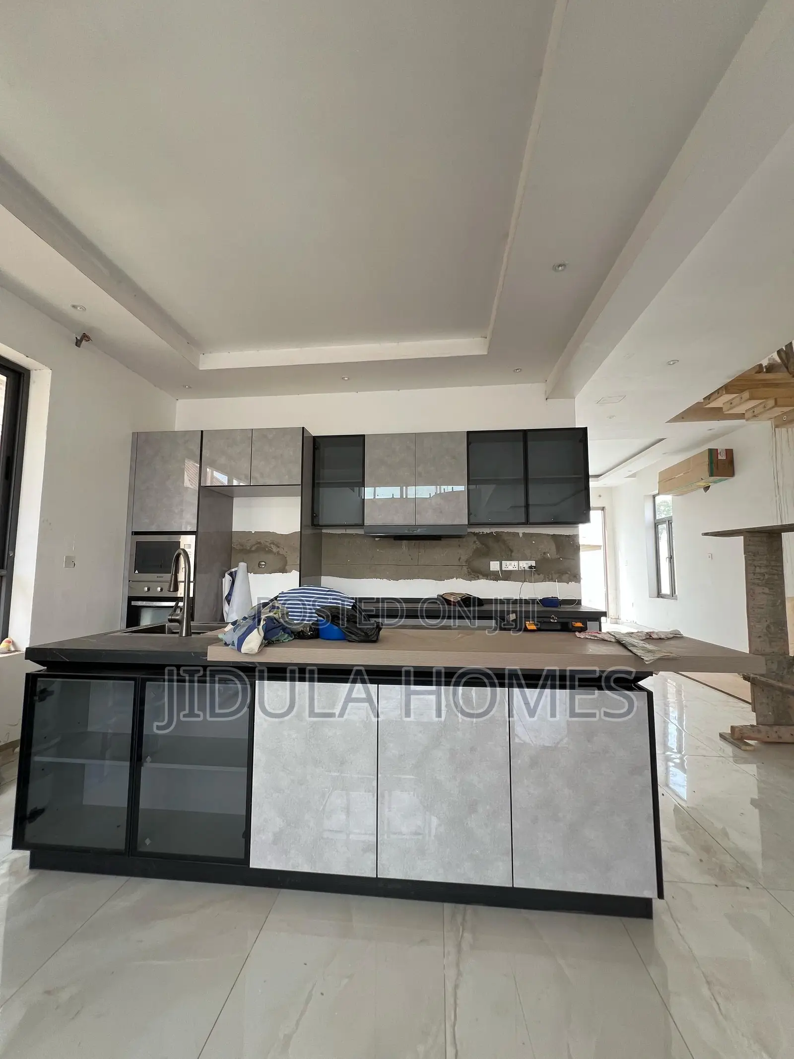 5bdrm Duplex in Agiriganor, East Legon for sale