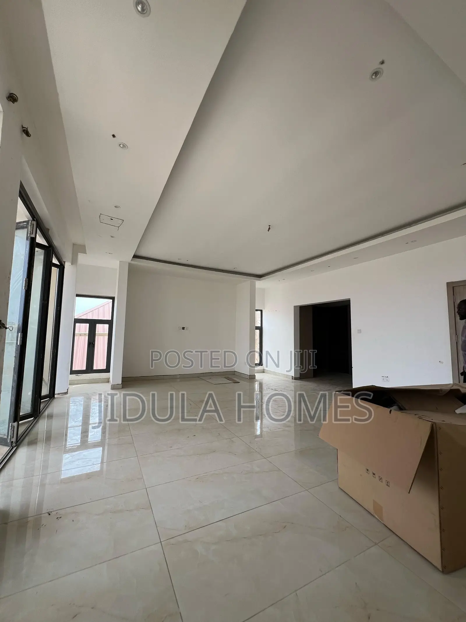 5bdrm Duplex in Agiriganor, East Legon for sale