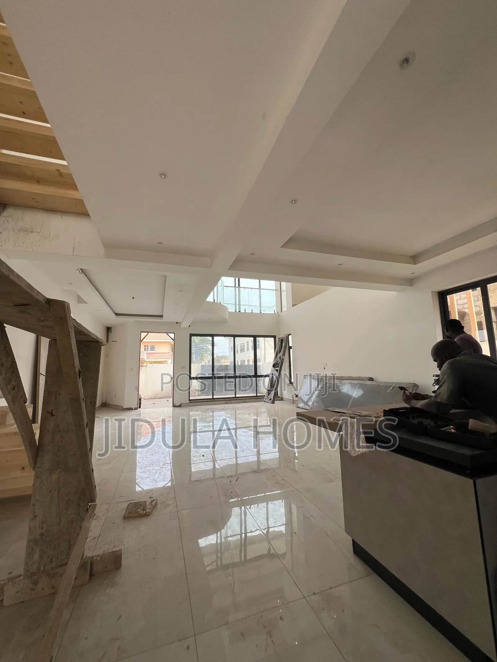 5bdrm Duplex in Agiriganor, East Legon for sale