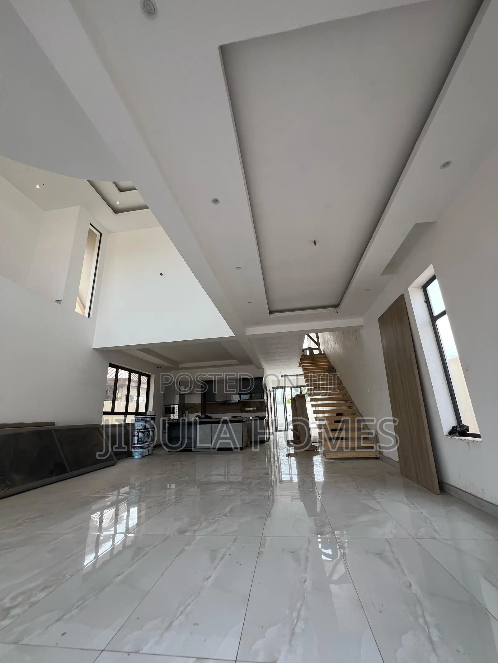 5bdrm Duplex in Agiriganor, East Legon for sale