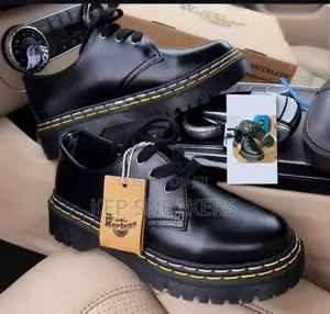 Dr. Martens Men Boot