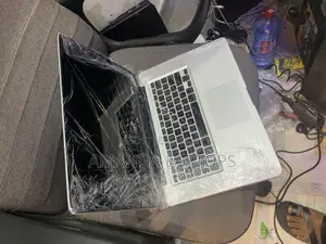 New Laptop Apple MacBook Pro 2010 4GB Intel Core 2 Duo HDD+SSD 128GB