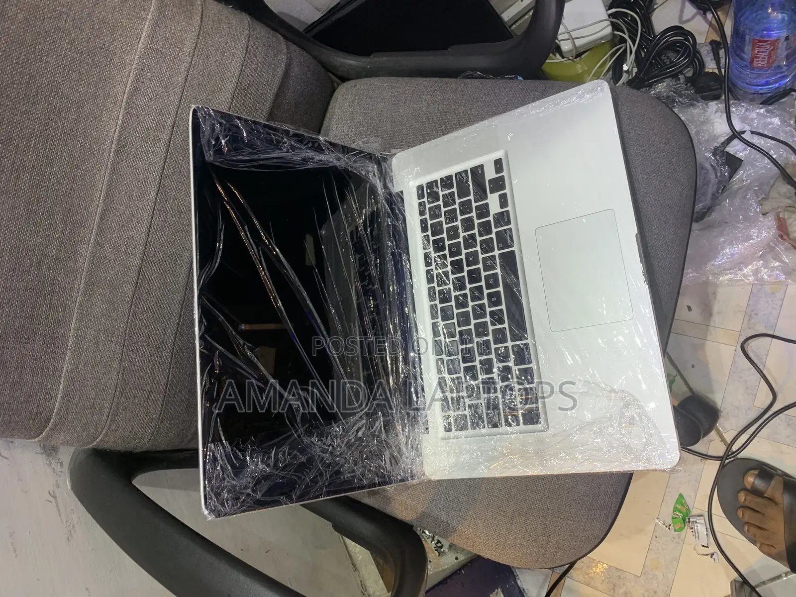 New Laptop Apple MacBook Pro 2010 4GB Intel Core 2 Duo HDD+SSD 128GB