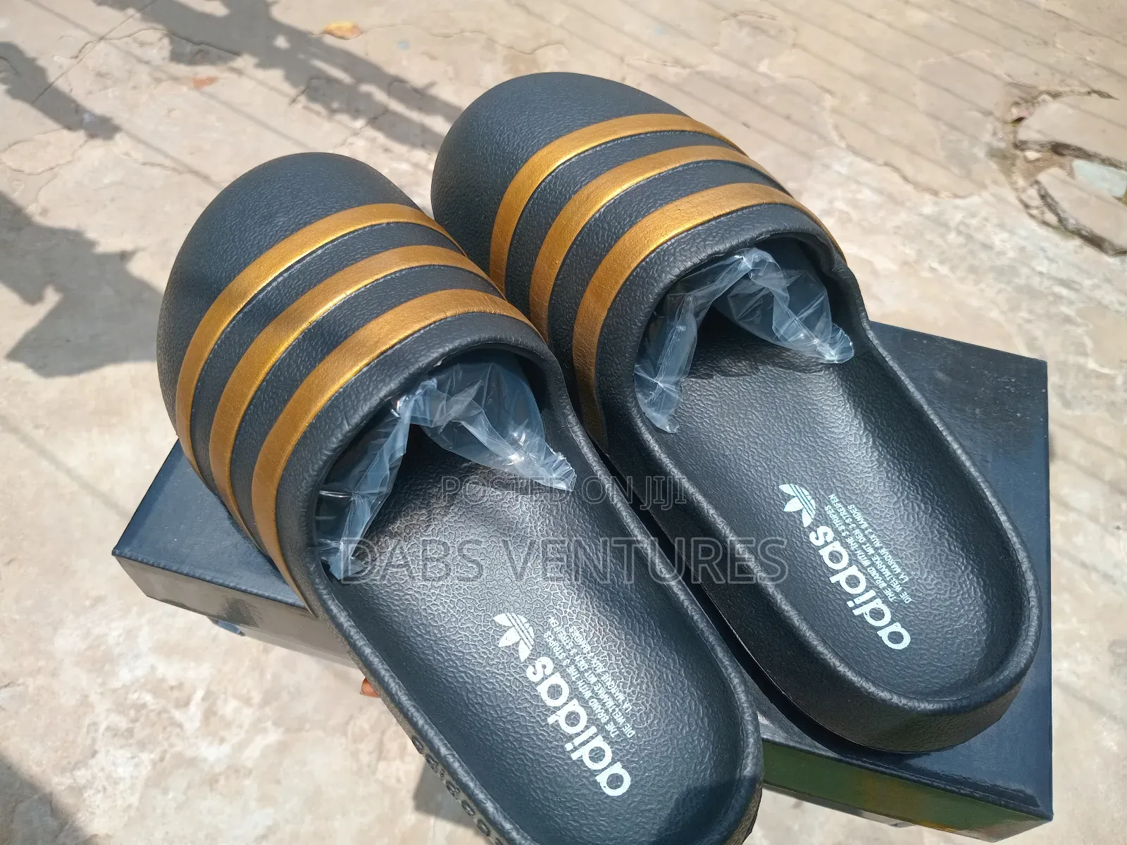 Adidas 3lines Half Shoe.