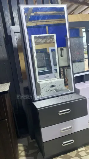 Brand New Quality Dressing Mirror Set