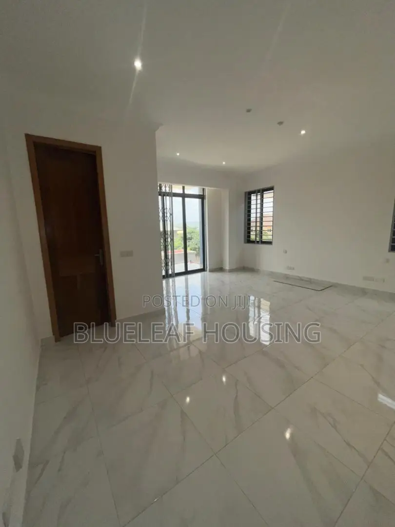 5bdrm House in Oyarifa for sale