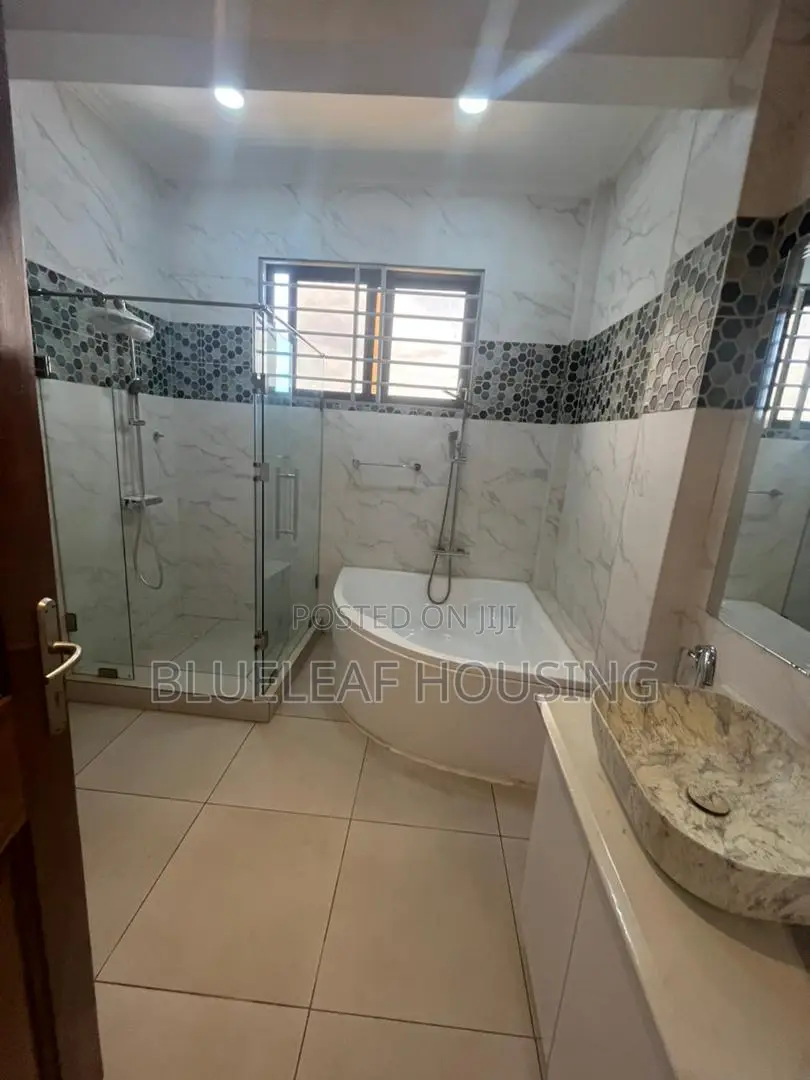 5bdrm House in Oyarifa for sale