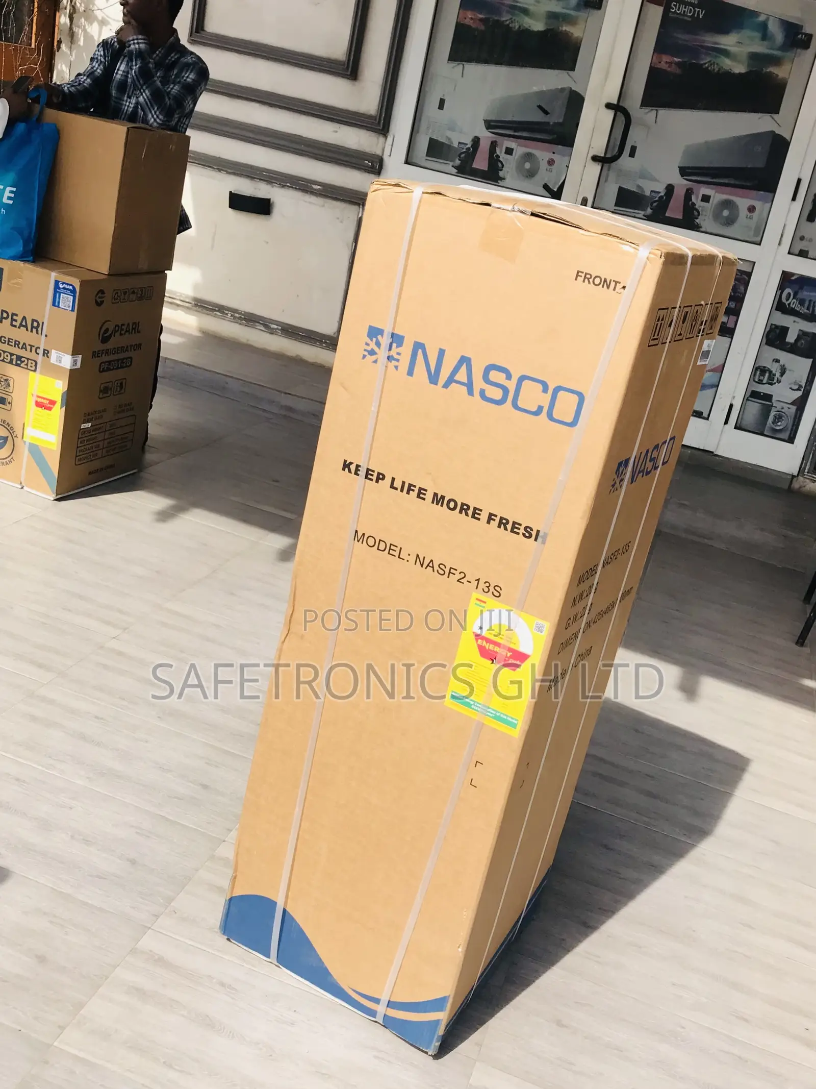 Switchable 136l Doubledoor Nas-13fl Top Freezer Fridge
