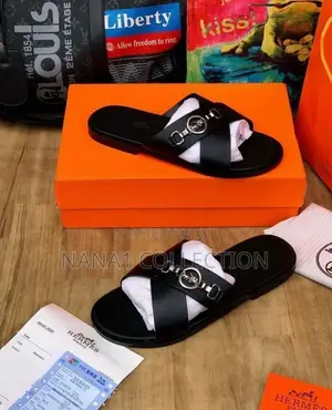 Hermes Men’S Black Leather Slippers