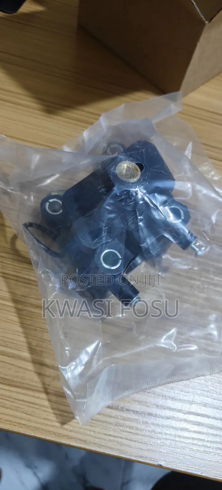 Thermostat Housing for Chrysler 300,Dodge,Charger, Magnum