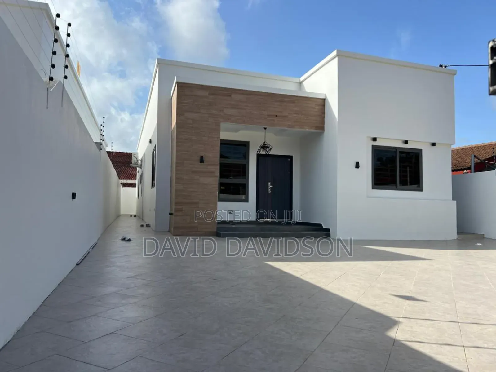 3bdrm House in 3 Bedroom House, Tema Metropolitan for sale