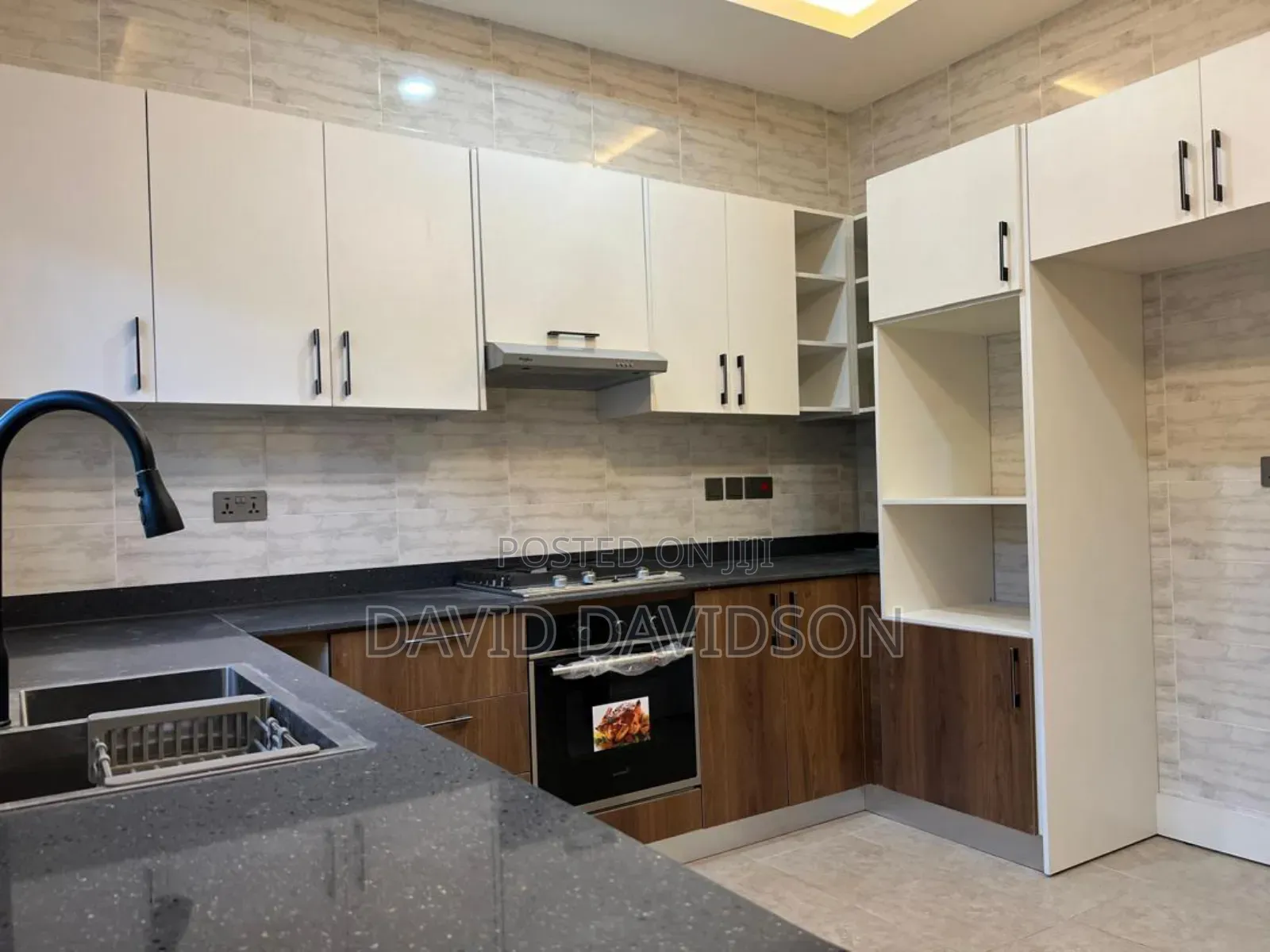 3bdrm House in 3 Bedroom House, Tema Metropolitan for sale