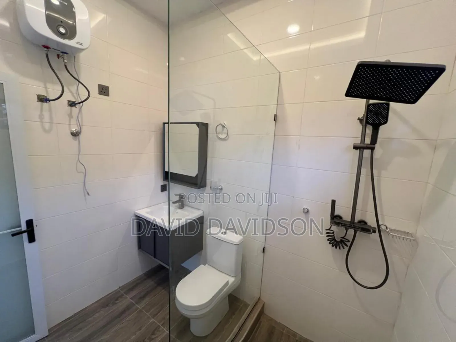 3bdrm House in 3 Bedroom House, Tema Metropolitan for sale