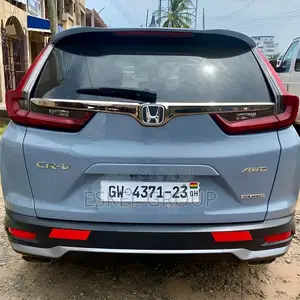 Honda Cr-v Full Option Comes With a Driver