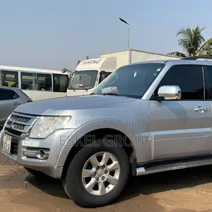 Suv 4x4 for Rent Come With a Driver