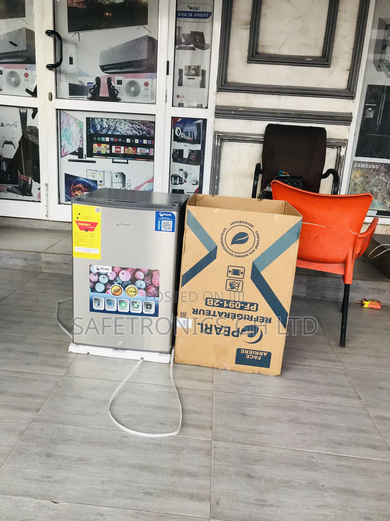 Pearl Iceguard Tabletop 70 Liters Singledoor Fridge