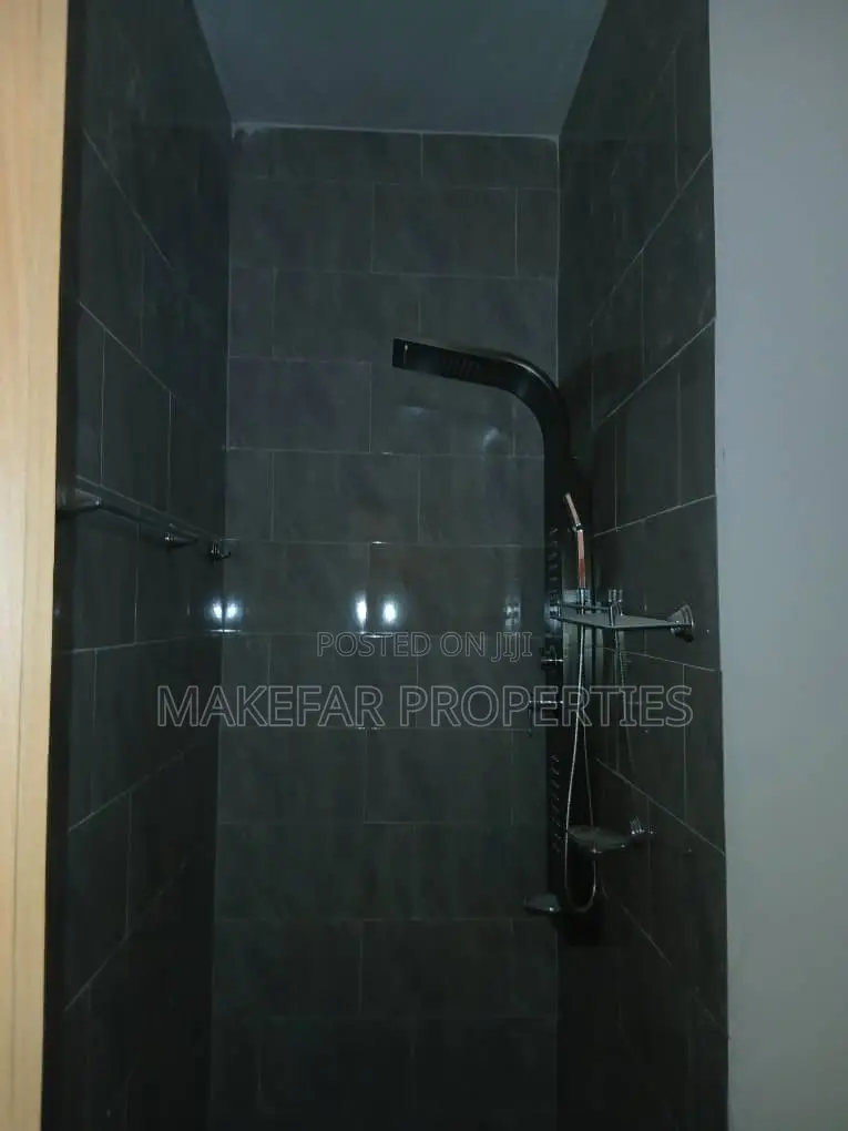 3bdrm House in Ashaley Botwe for sale