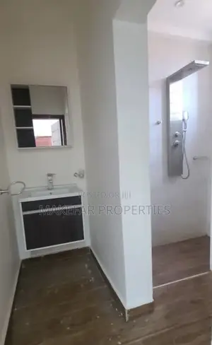 3bdrm House in Ashaley Botwe for sale