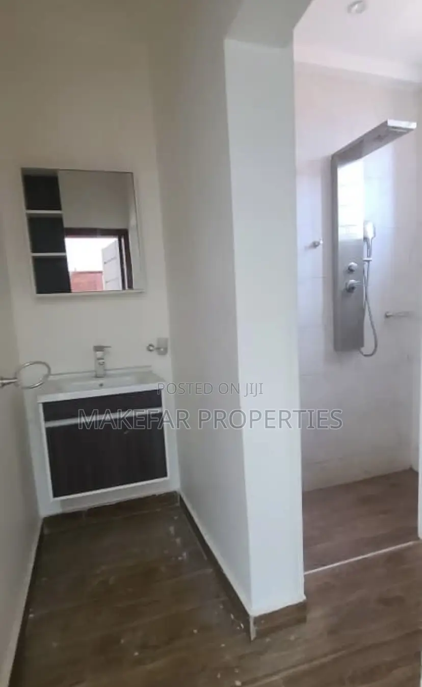 3bdrm House in Ashaley Botwe for sale