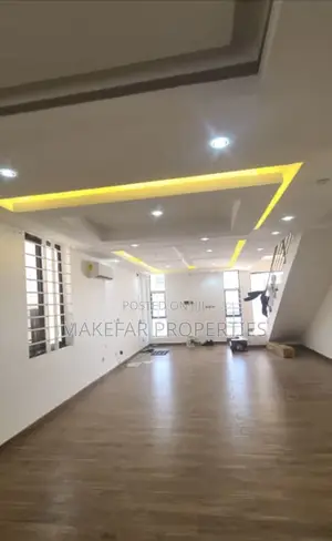 3bdrm House in Ashaley Botwe for sale