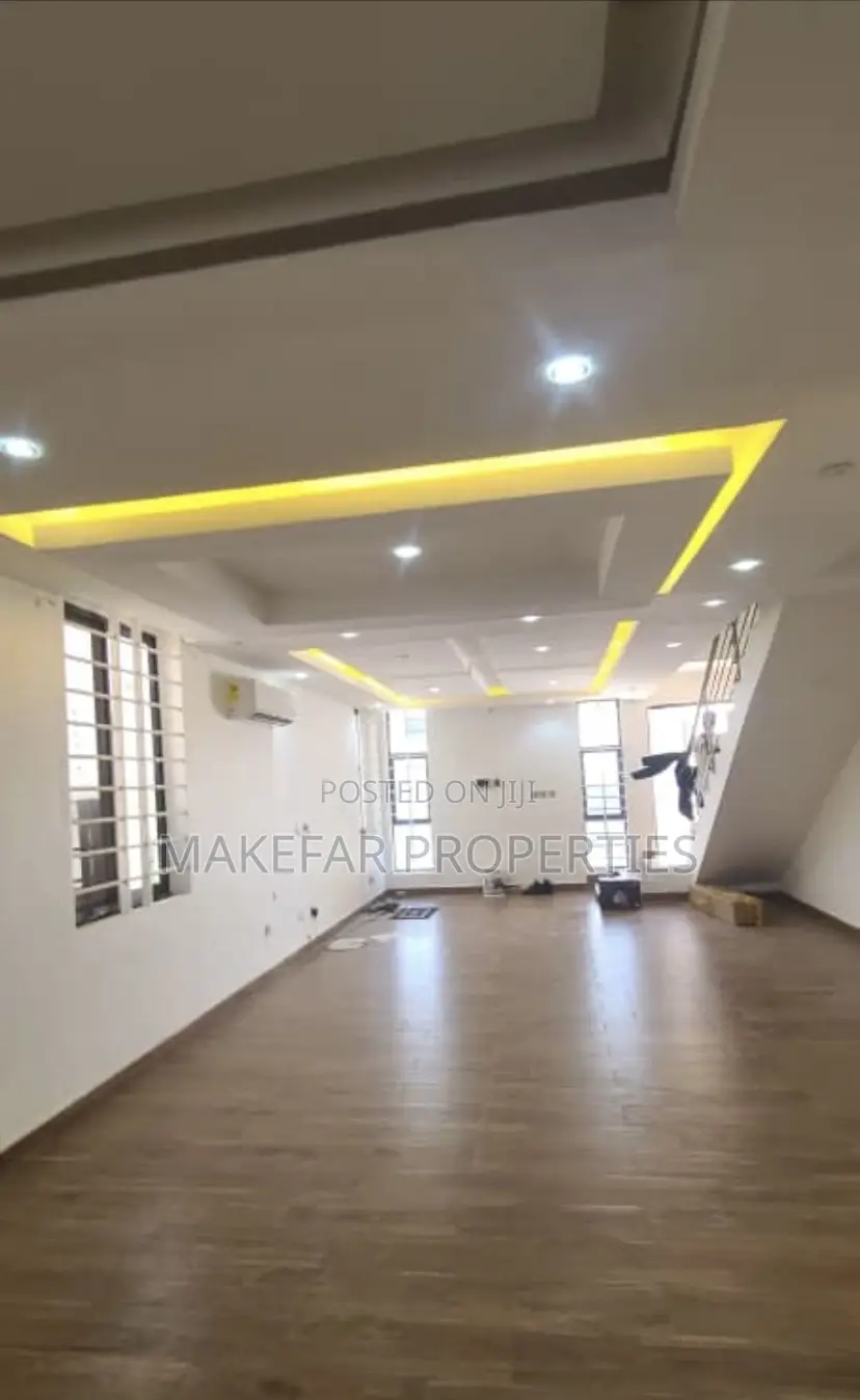 3bdrm House in Ashaley Botwe for sale
