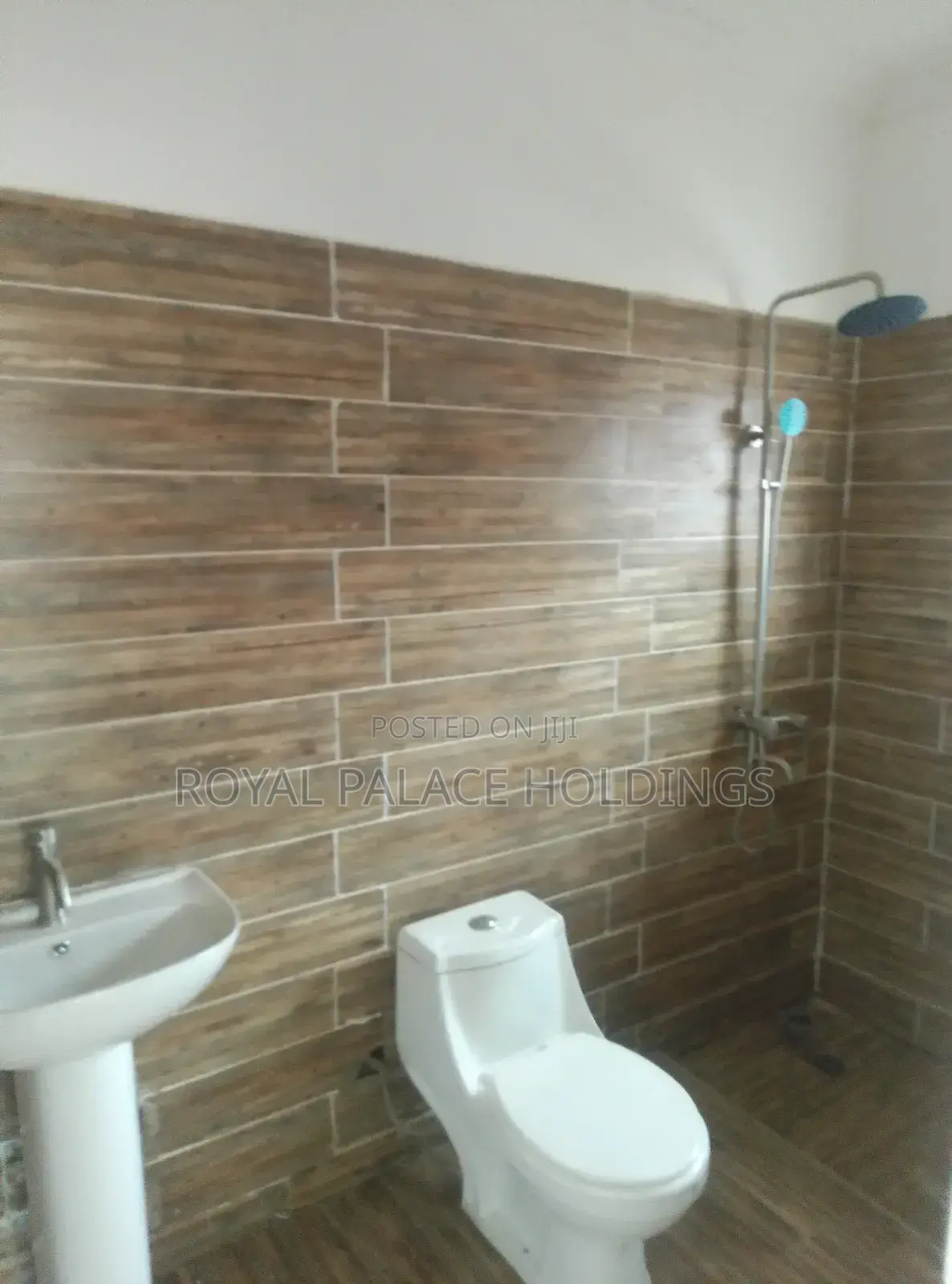3bdrm House in Amrahia, Adenta for rent
