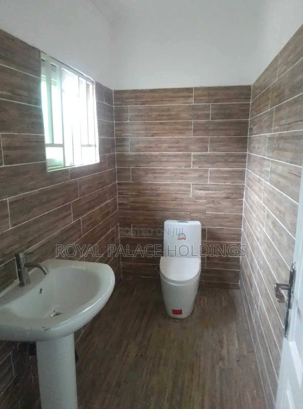 3bdrm House in Amrahia, Adenta for rent