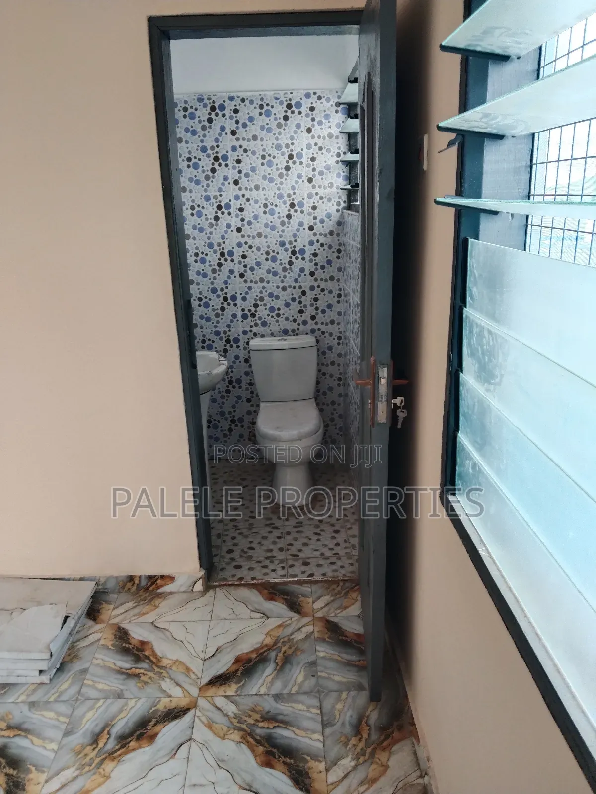 1bdrm Apartment in Dansoman Control for rent