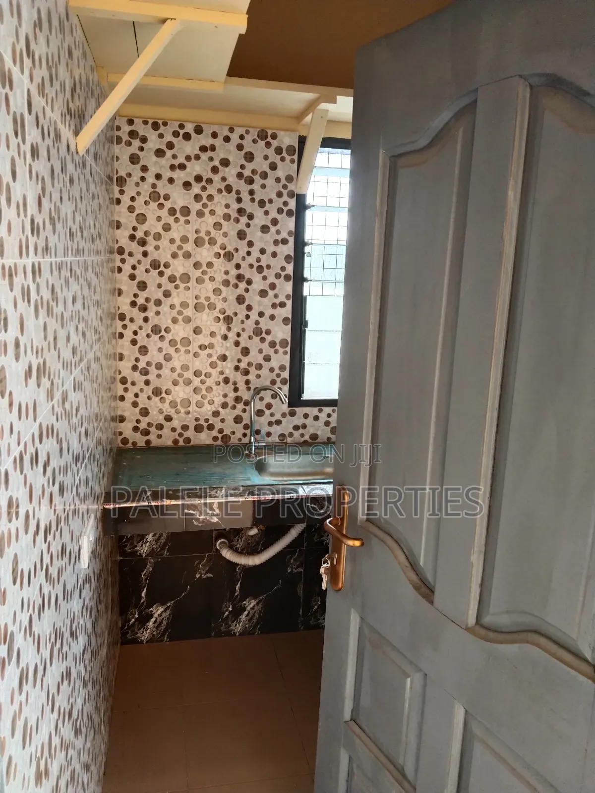 1bdrm Apartment in Dansoman Control for rent