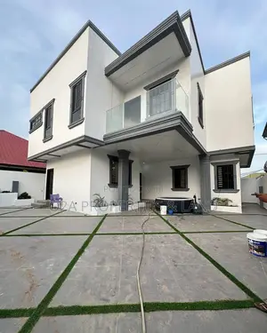 4bdrm House in Ashaley Botwe, Lake Side Estate for sale