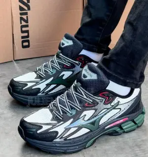 Mizuni Sneaker
