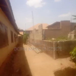 6bdrm House in Don Marcus Estate, Kumasi Metropolitan for sale