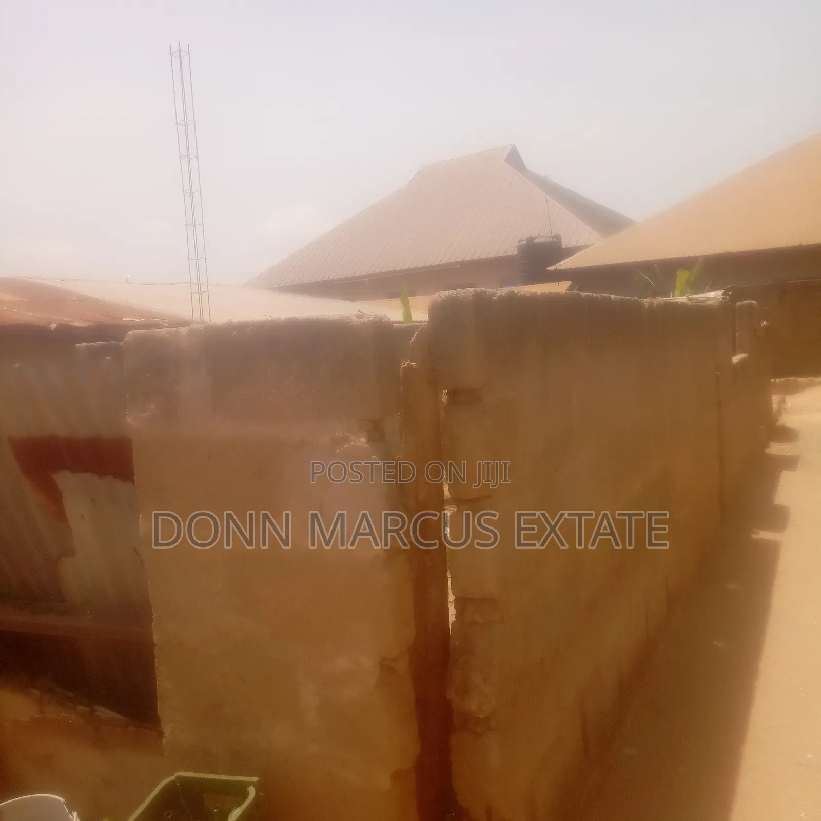 6bdrm House in Don Marcus Estate, Kumasi Metropolitan for sale