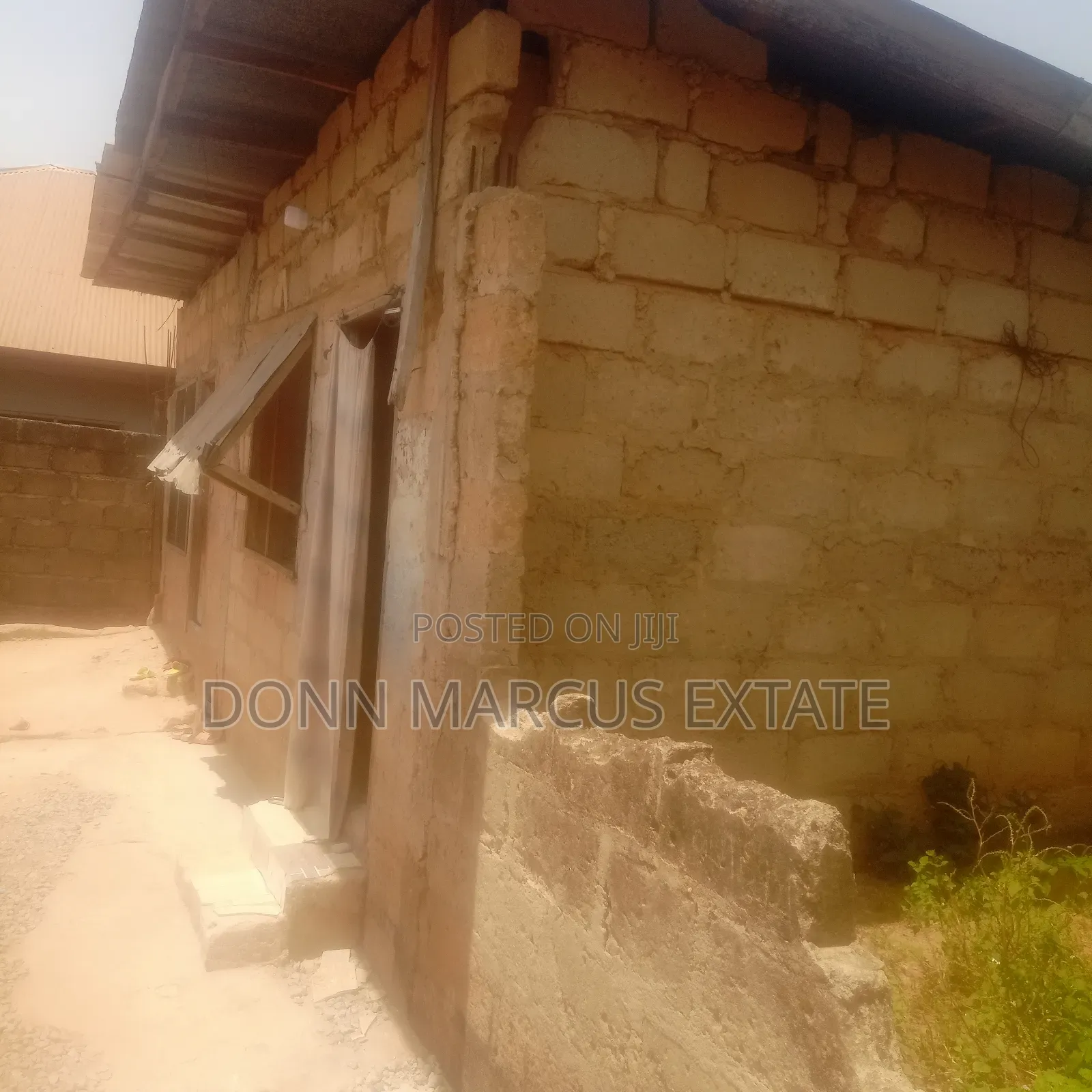 6bdrm House in Don Marcus Estate, Kumasi Metropolitan for sale