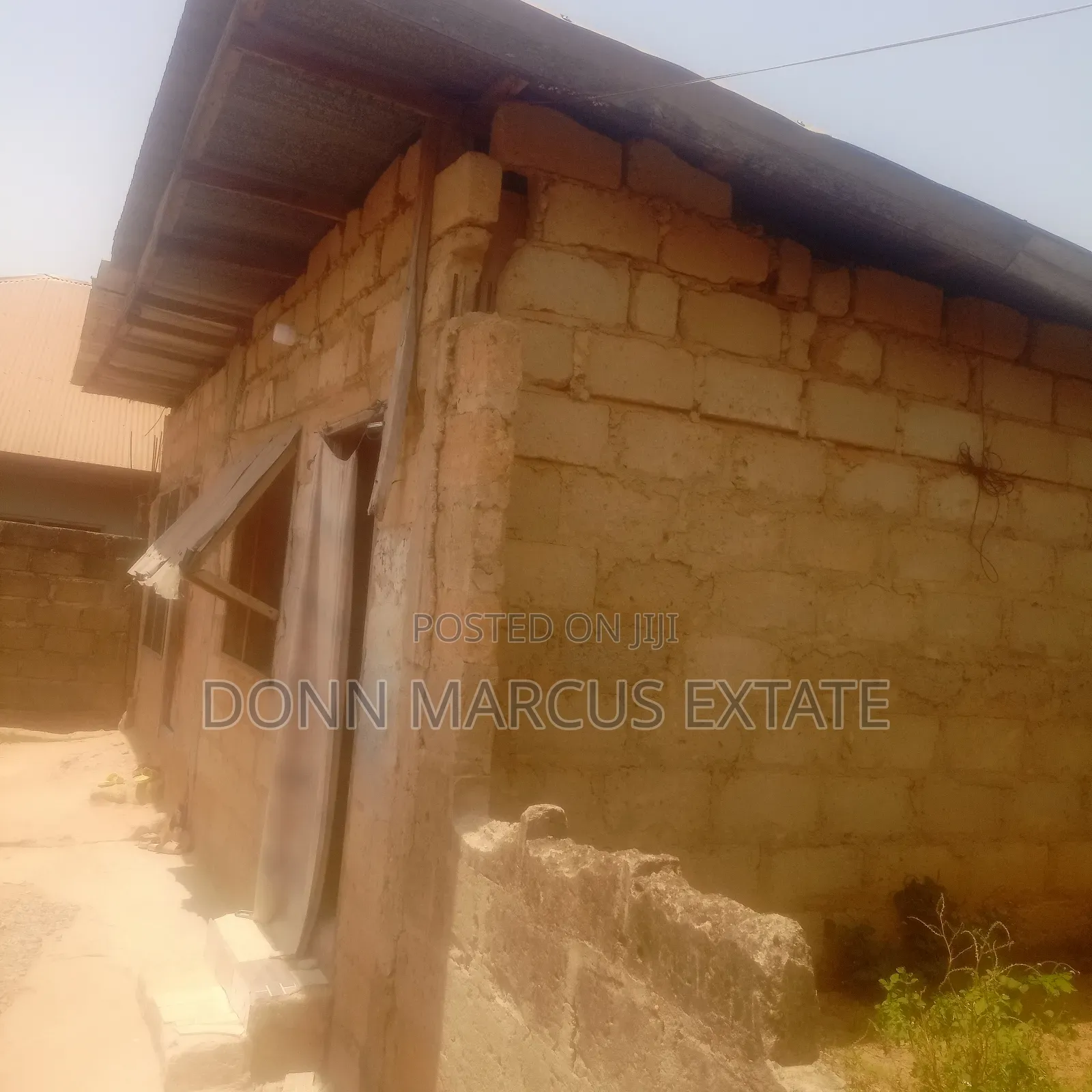 6bdrm House in Don Marcus Estate, Kumasi Metropolitan for sale