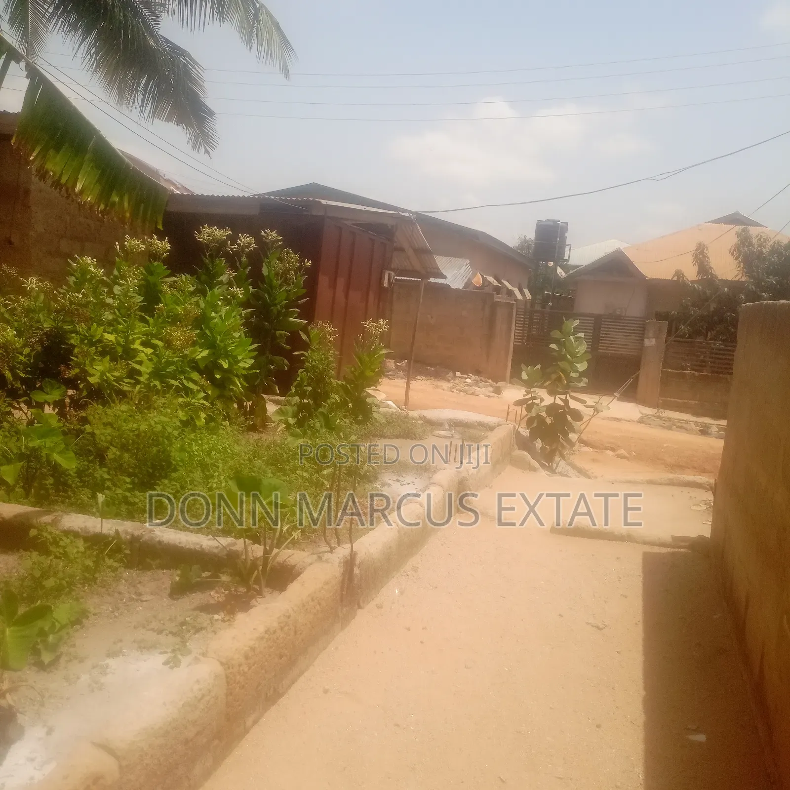 6bdrm House in Don Marcus Estate, Kumasi Metropolitan for sale