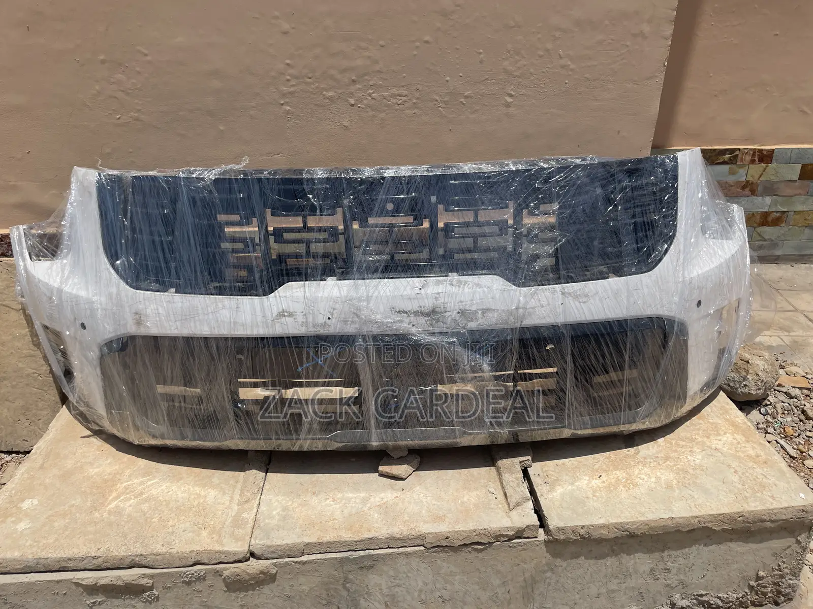 Kia Telluride 2015 Front Bumper Available