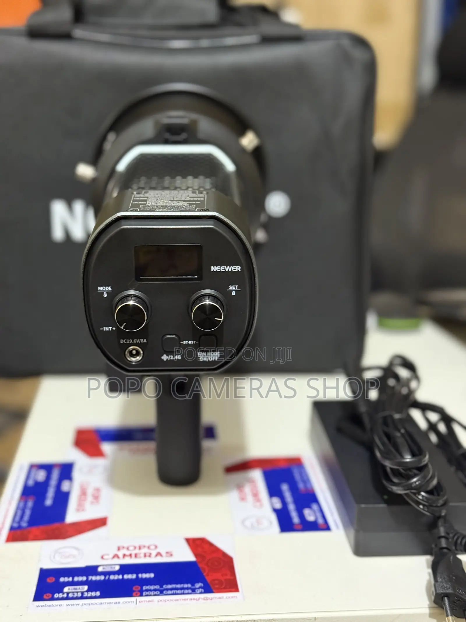 Neewer Ms150c RGBW Light