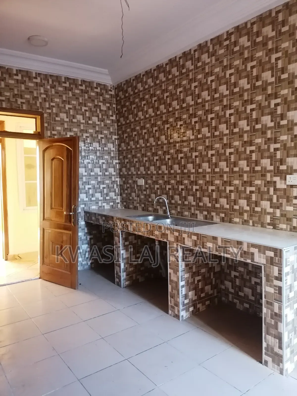 3bdrm Apartment in Redtop, Weija for rent