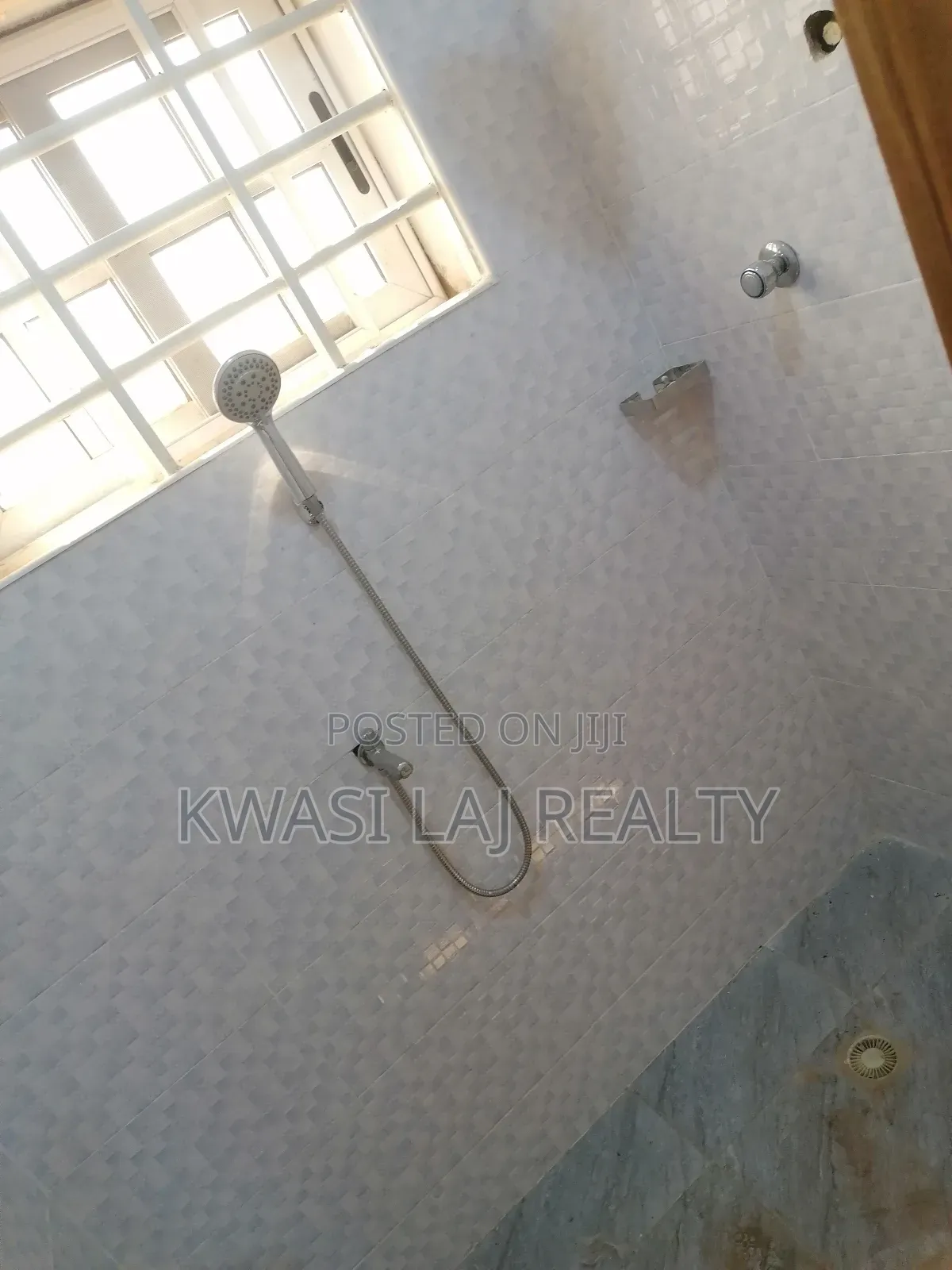 2bdrm Apartment in Adanseman New, Weija for rent