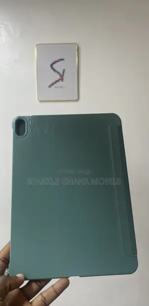 Apple iPad Air (2020) Ultra-Thin Translucent Case