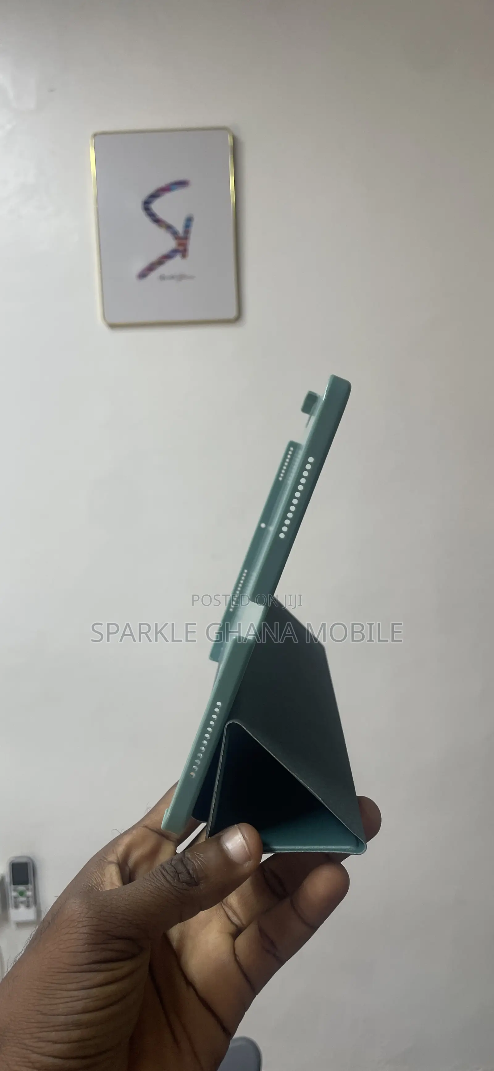Apple iPad Air (2020) Ultra-Thin Translucent Case
