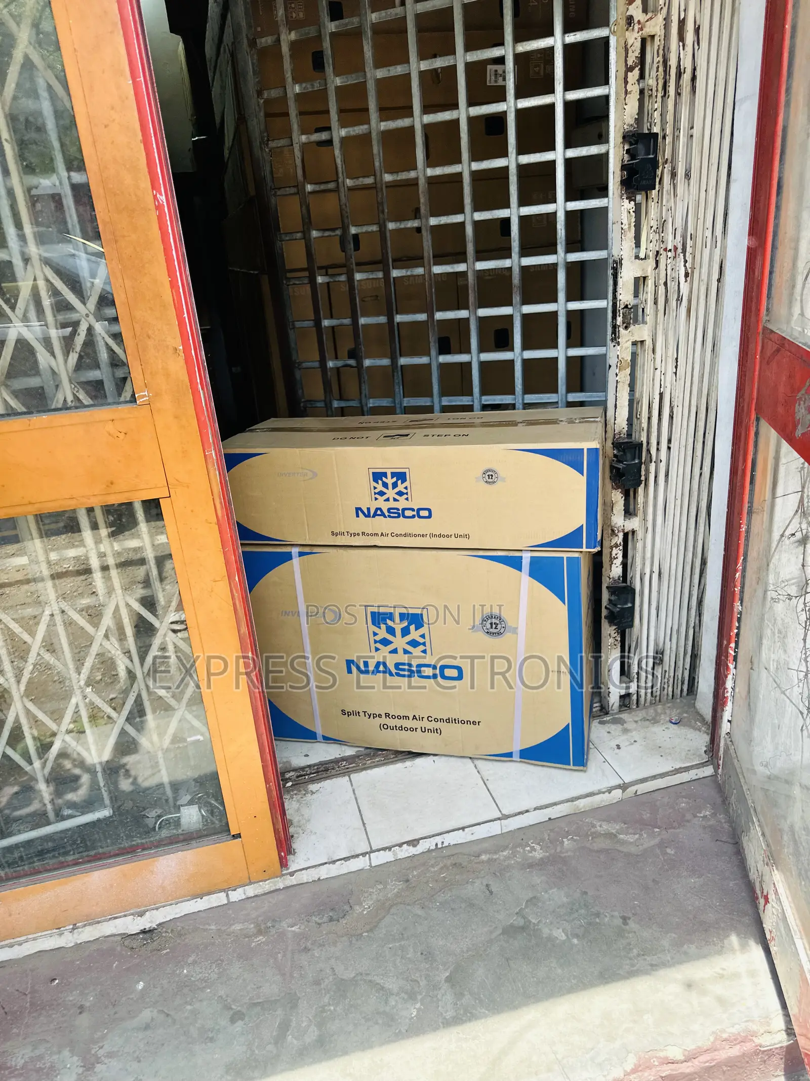 Nasco Air Conditioner Split Black Plus Inverter R410 1.5hp