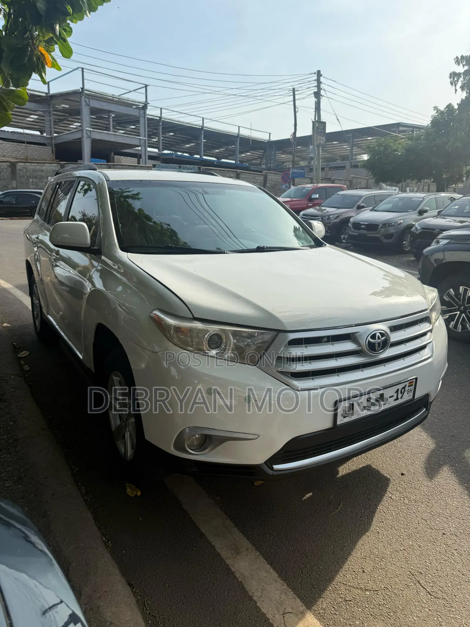 Toyota Highlander Plus 2.7L 2WD 2013 White