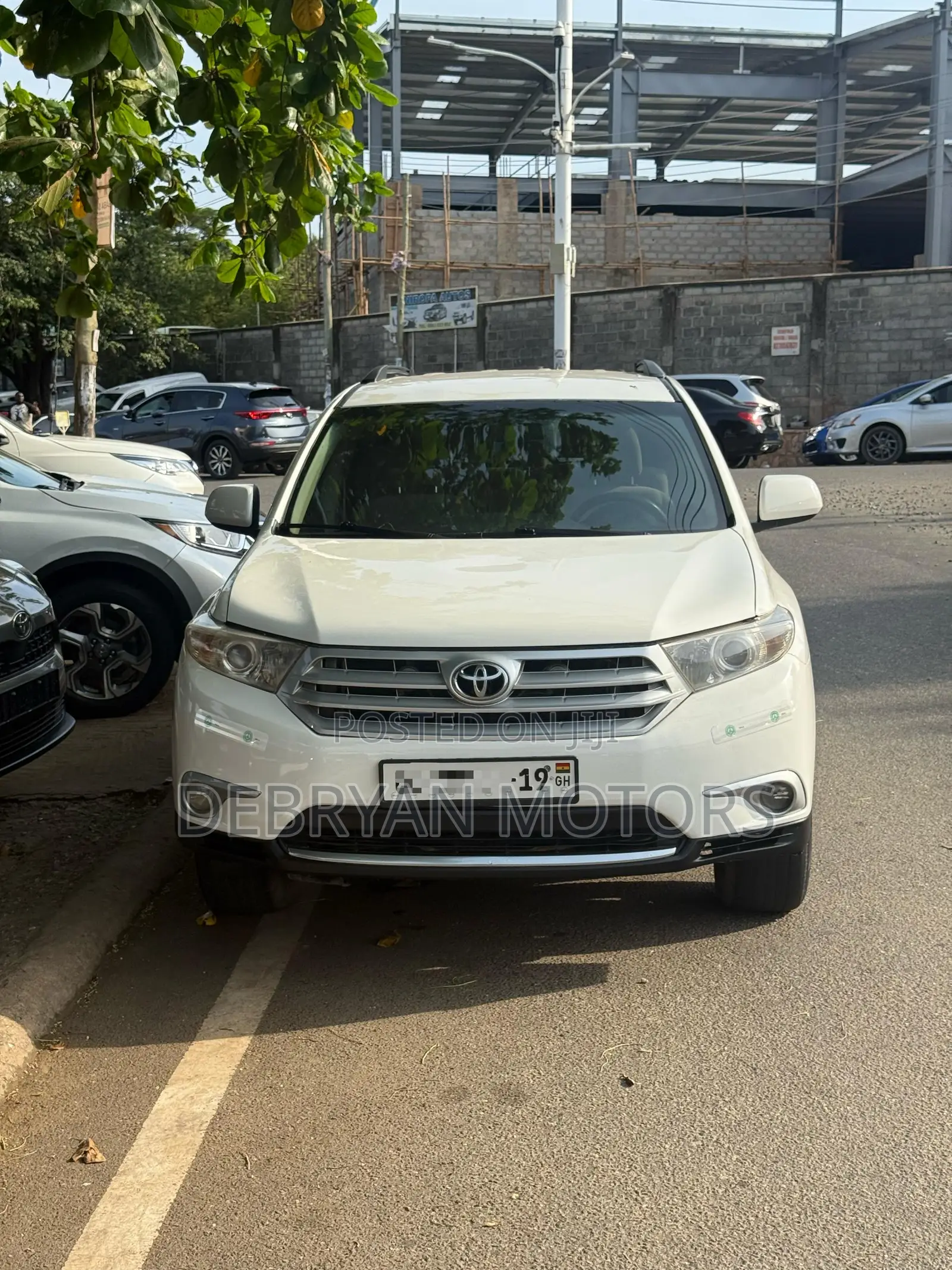 Toyota Highlander Plus 2.7L 2WD 2013 White